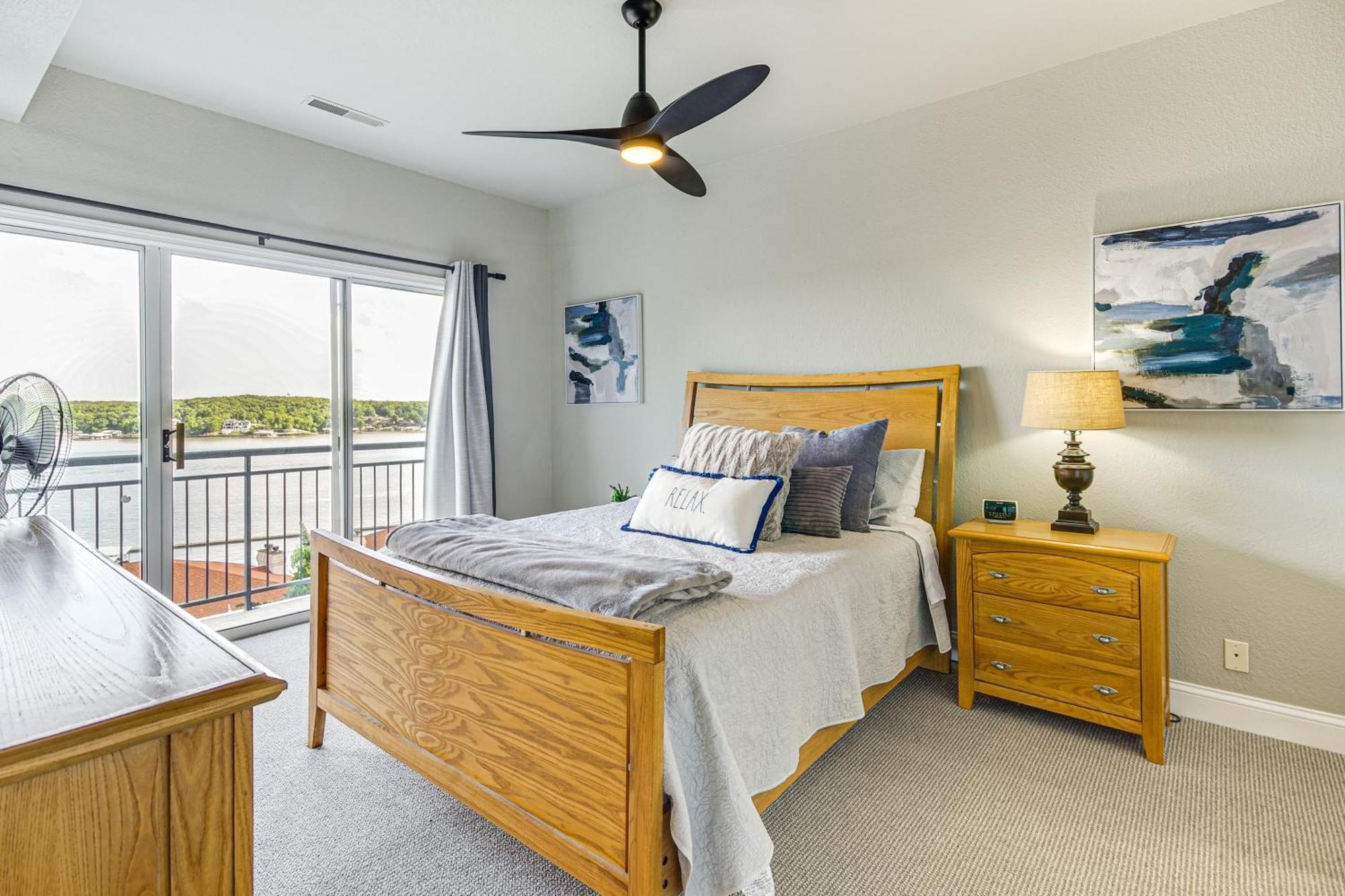Waterfront Lake Ozark Condo With Deck And Pools Экстерьер фото