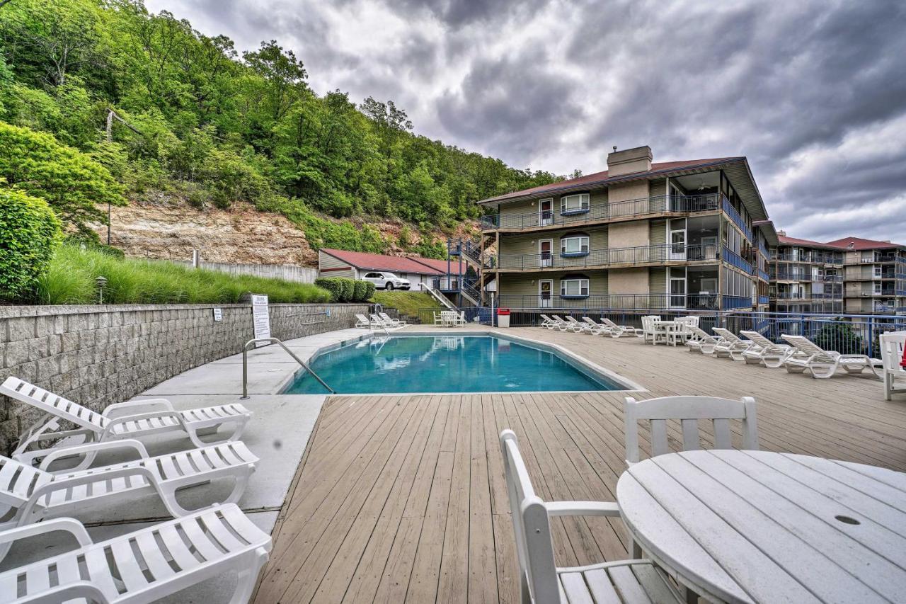 Waterfront Lake Ozark Condo With Deck And Pools Экстерьер фото